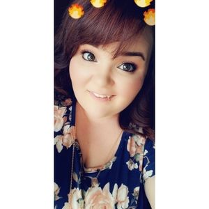 Meet your Posher, Caitlin